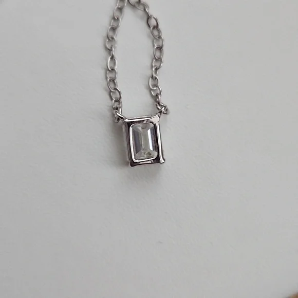 2ct Emerald Necklace